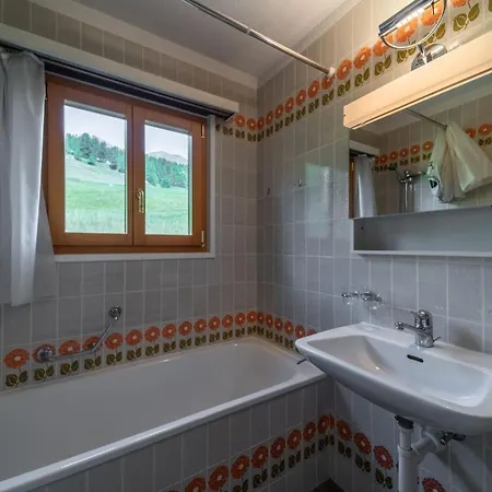 Chesa Gravulaina - Apartment *