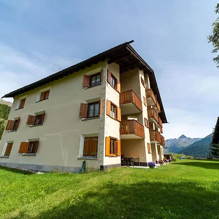 شقة Chesa Gravulaina - *