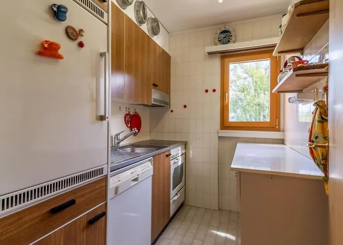 Chesa Gravulaina - *