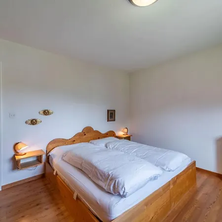 Chesa Gravulaina - *