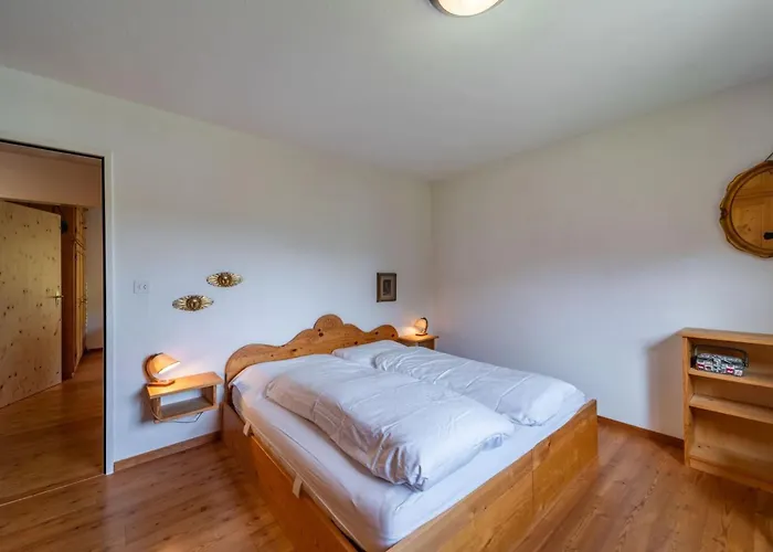 Chesa Gravulaina - *